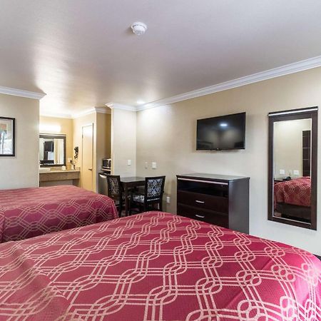 Econo Lodge Inn & Suites Escondido Downtown Kültér fotó