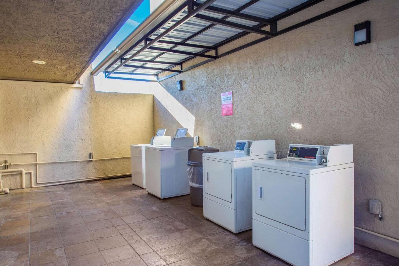 Econo Lodge Inn & Suites Escondido Downtown Kültér fotó