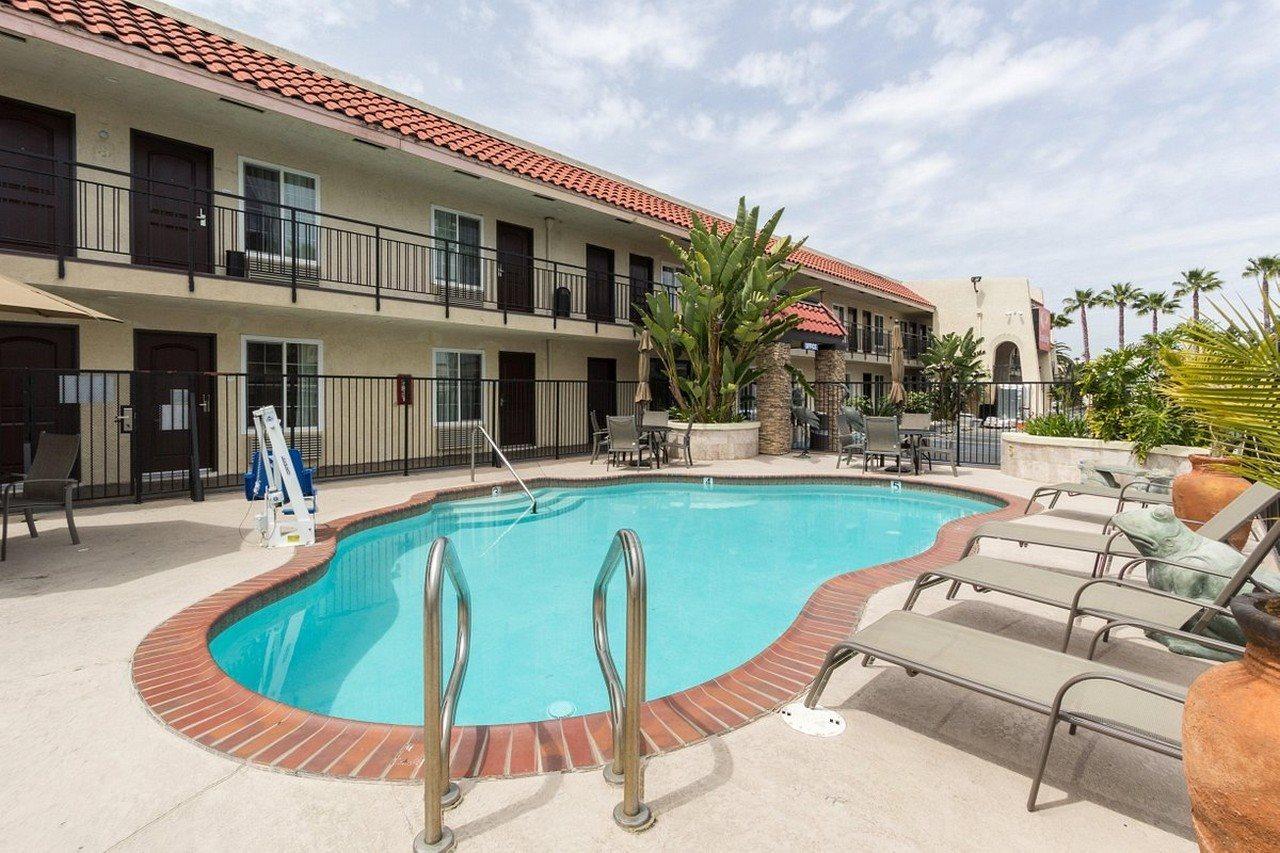 Econo Lodge Inn & Suites Escondido Downtown Kültér fotó