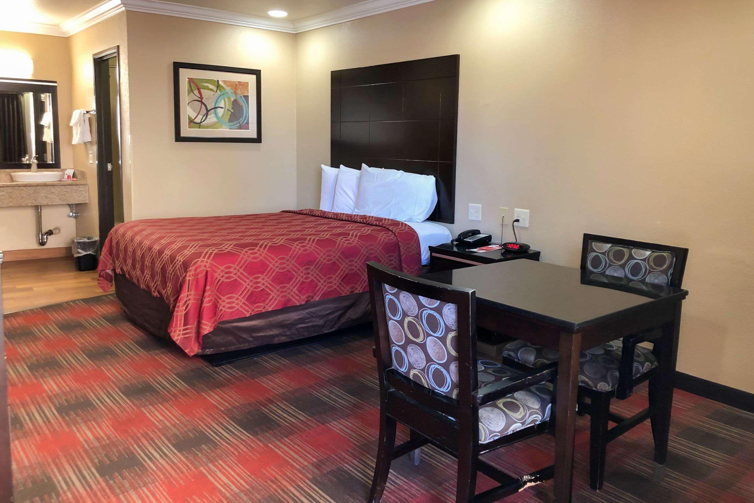 Econo Lodge Inn & Suites Escondido Downtown Kültér fotó