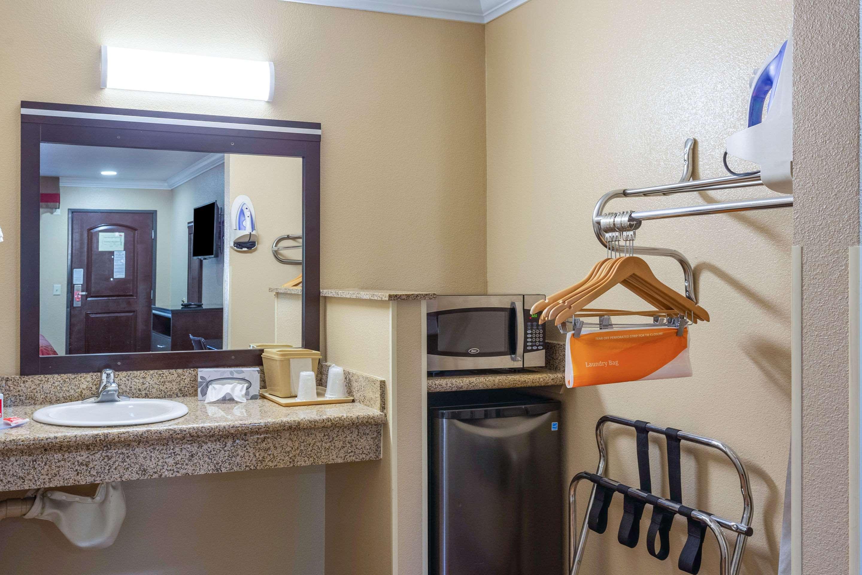 Econo Lodge Inn & Suites Escondido Downtown Kültér fotó