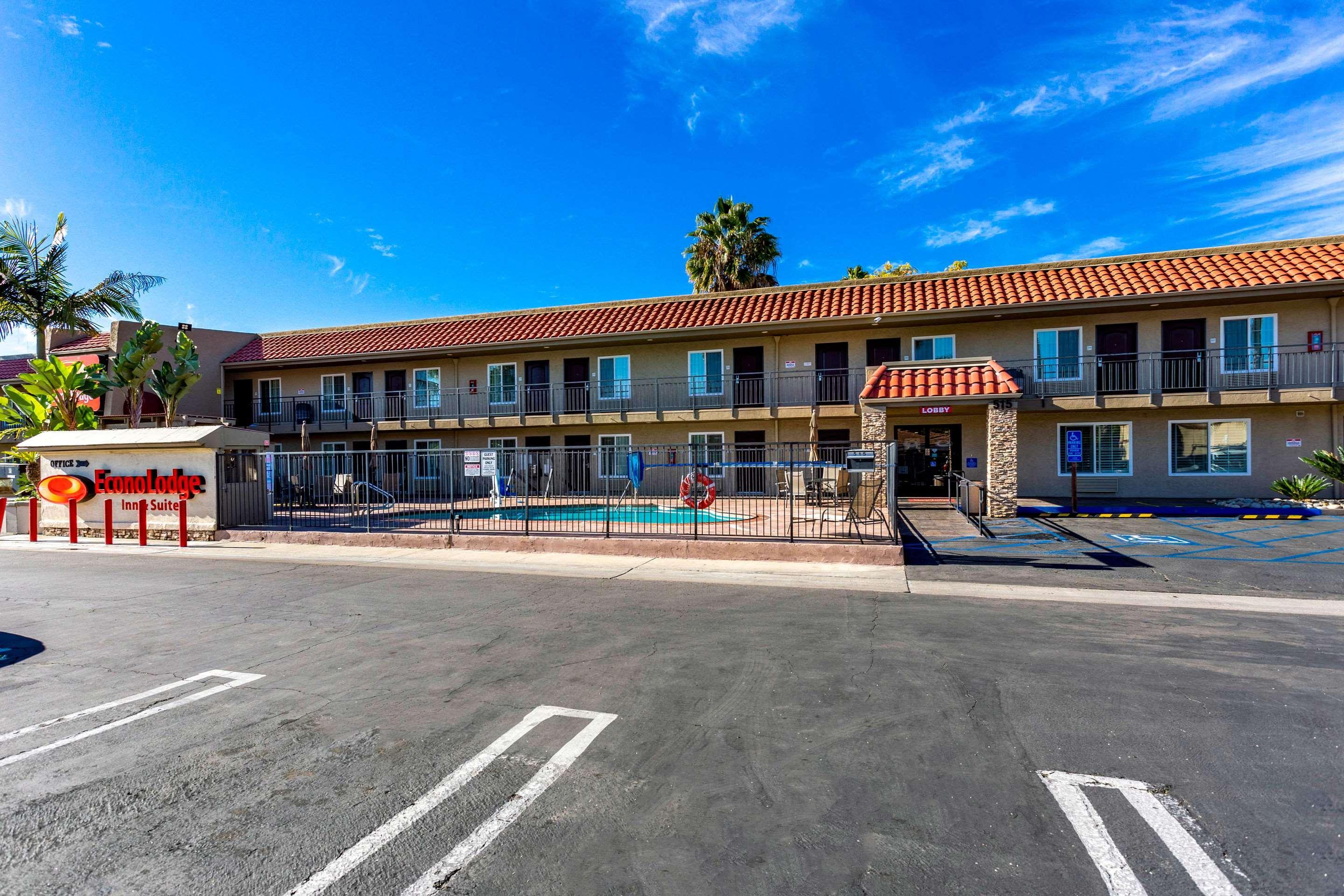Econo Lodge Inn & Suites Escondido Downtown Kültér fotó