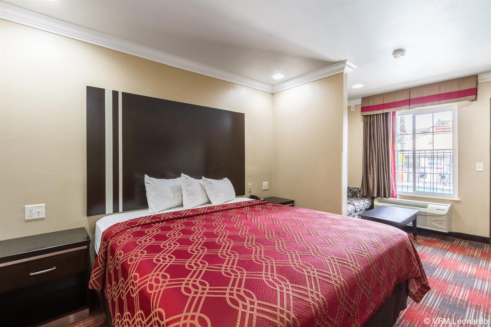 Econo Lodge Inn & Suites Escondido Downtown Kültér fotó