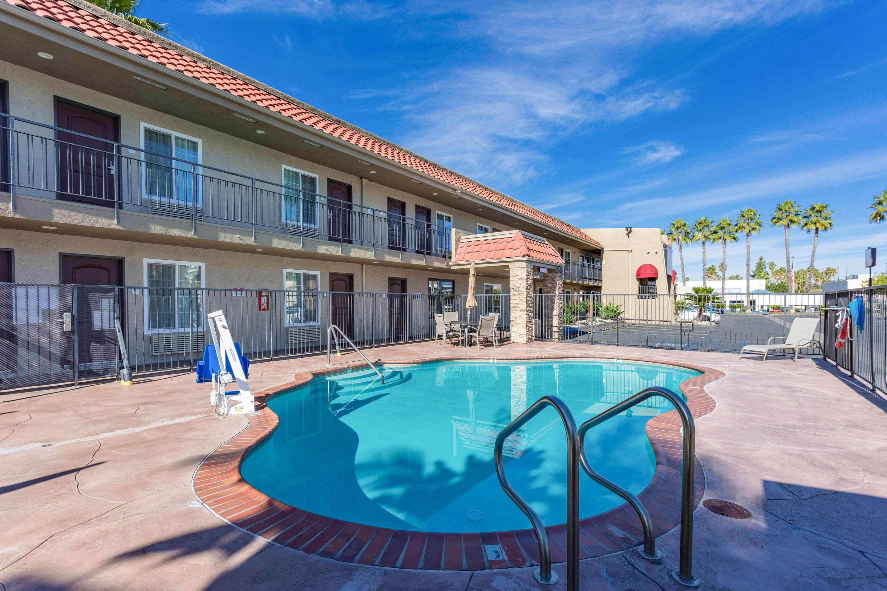 Econo Lodge Inn & Suites Escondido Downtown Kültér fotó