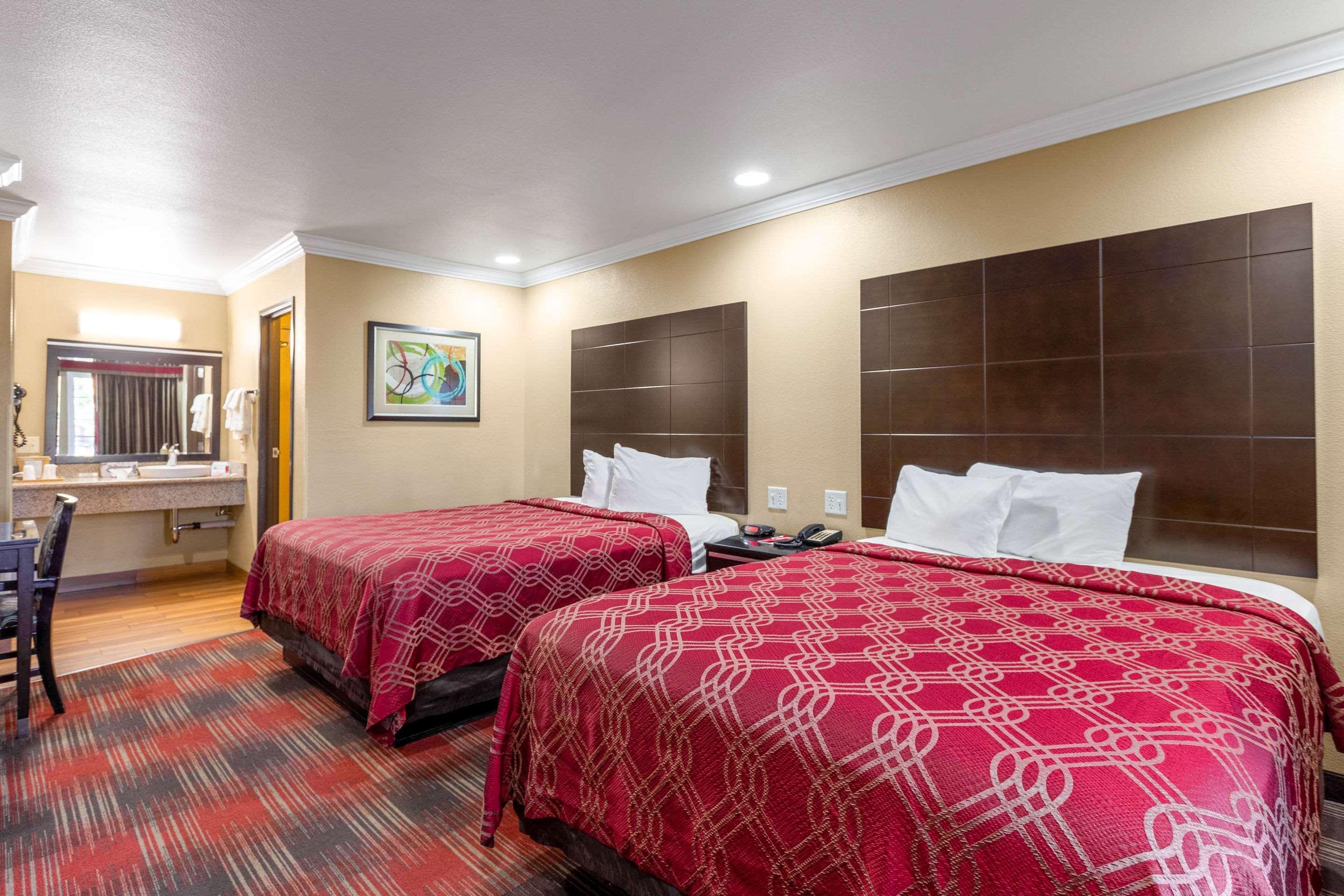 Econo Lodge Inn & Suites Escondido Downtown Kültér fotó