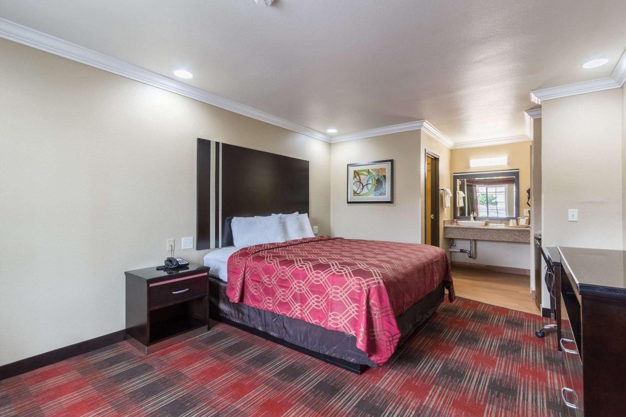 Econo Lodge Inn & Suites Escondido Downtown Kültér fotó